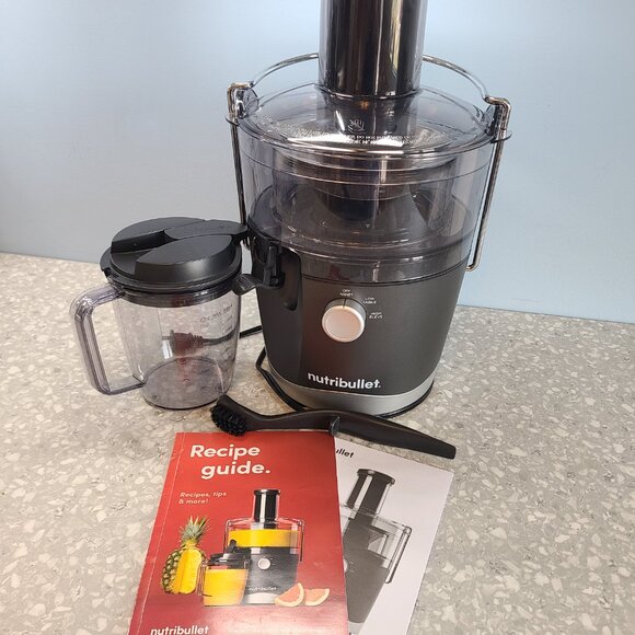 NutriBullet Juicer - Picture 2 of 3